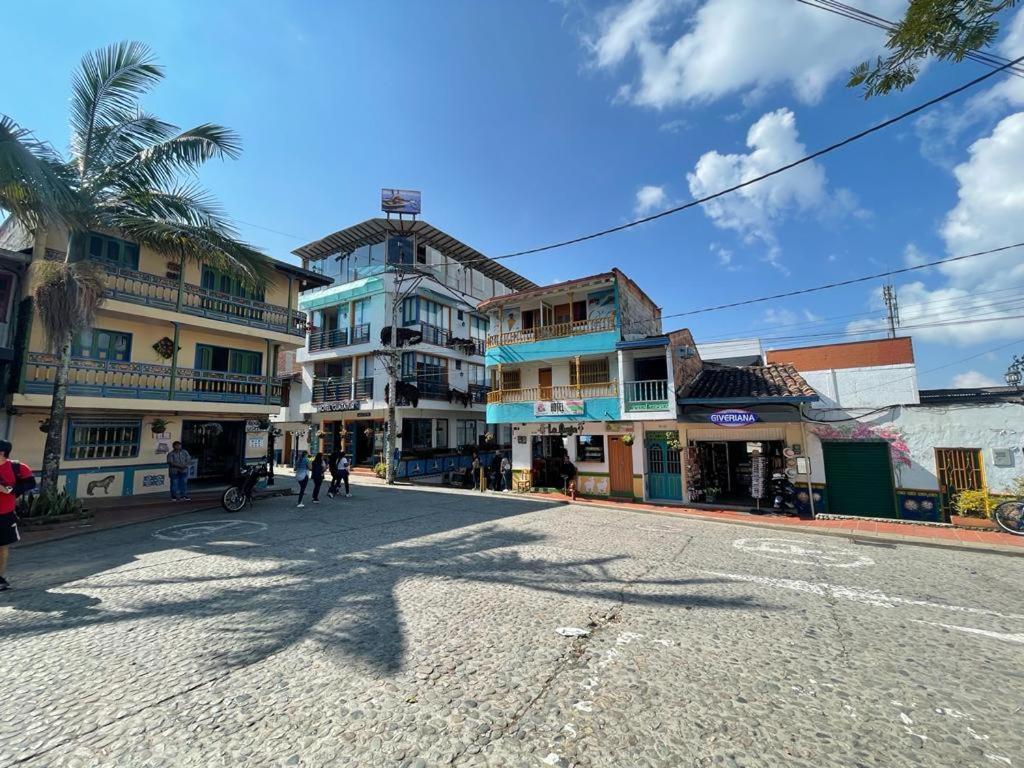 Hospedaje 3 Esquinas Guatape Exterior photo