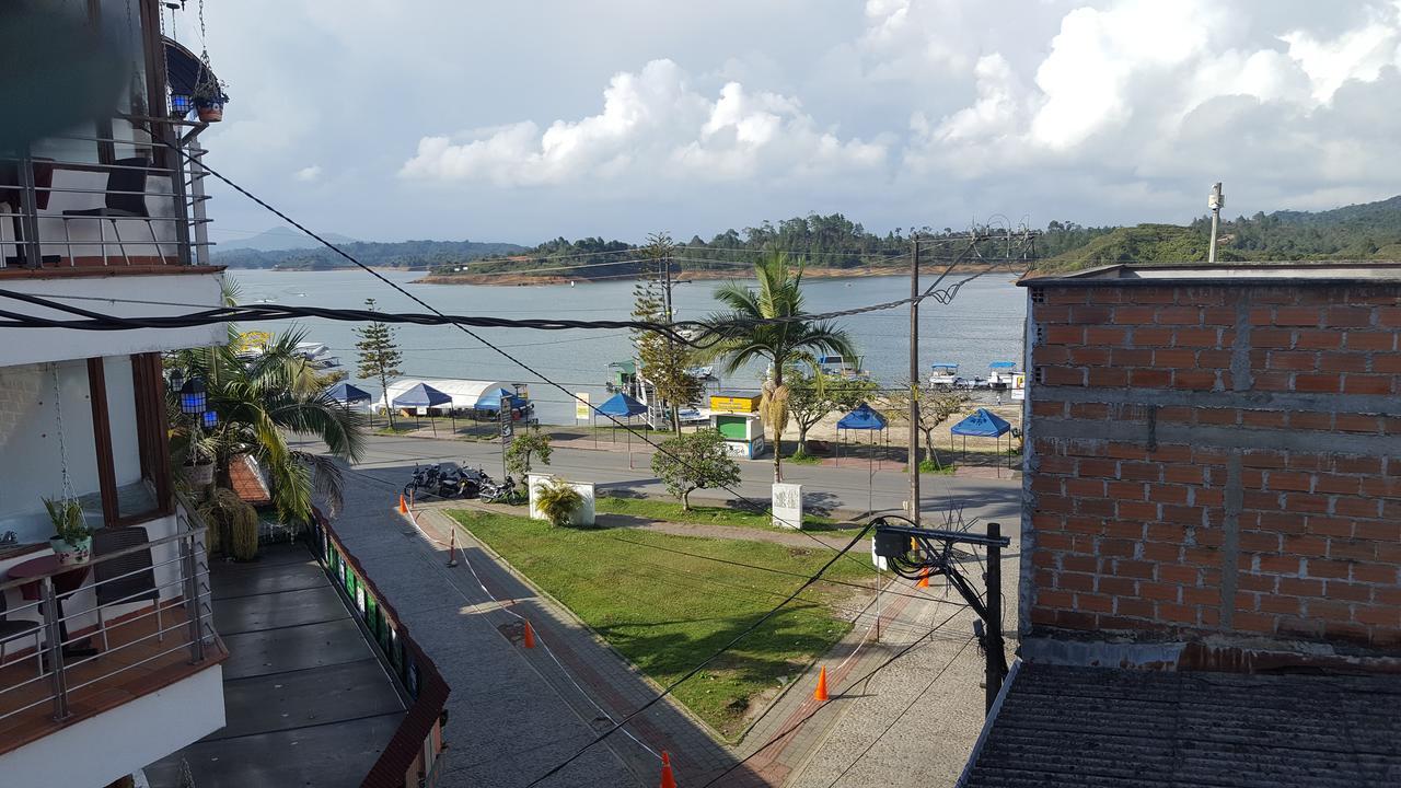 Hospedaje 3 Esquinas Guatape Exterior photo